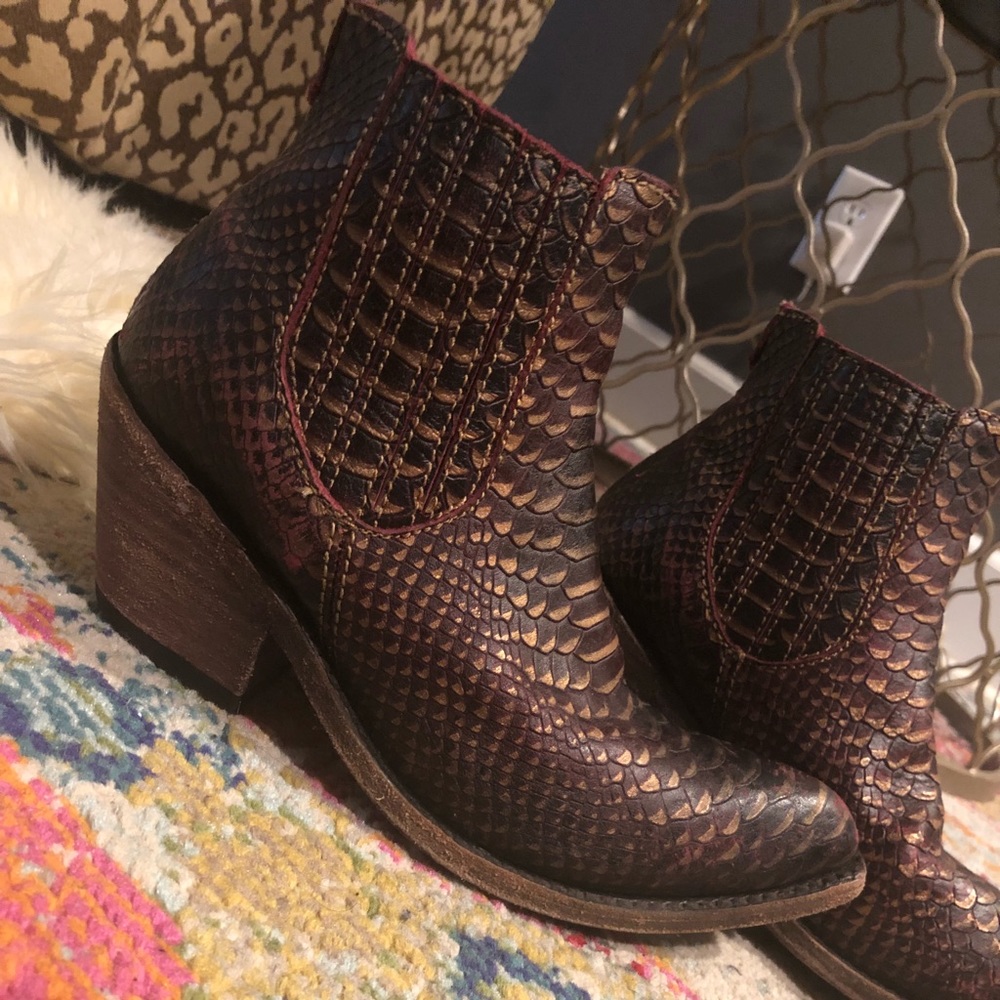 Liberty Black booties